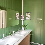 Dragonfly Gardens Urban Glamping