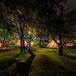 Dragonfly Gardens Urban Glamping *