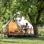 אוהל מפואר Dragonfly Gardens Urban Glamping *