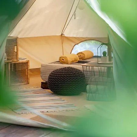 Campo de lujo Dragonfly Gardens Urban Glamping Braşov