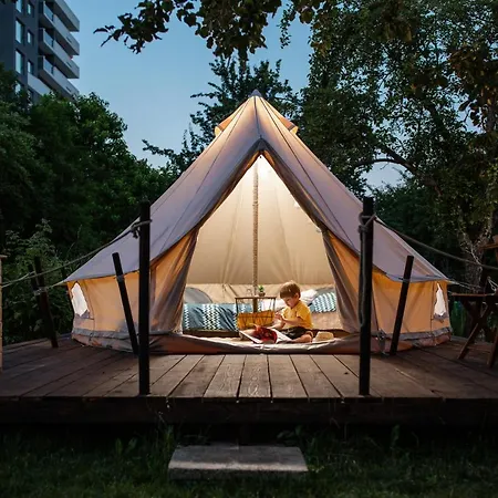 Dragonfly Gardens Urban Glamping Campo de lujo *