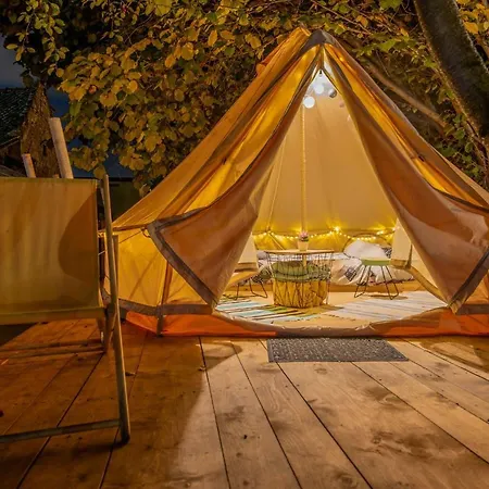 Dragonfly Gardens Urban Glamping Luxury tent Brasov