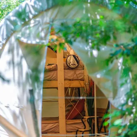 Dragonfly Gardens Urban Glamping * Brasov