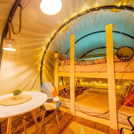 Dragonfly Gardens Urban Glamping * Braşov