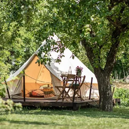 Campo de lujo Dragonfly Gardens Urban Glamping *
