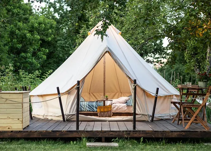 Luksusowy namiot Dragonfly Gardens Urban Glamping