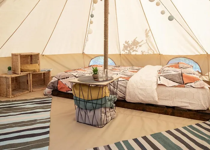 Dragonfly Gardens Urban Glamping *