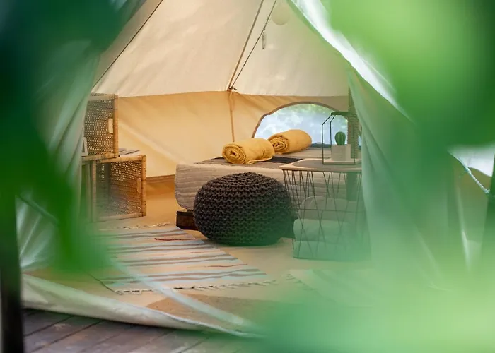 豪华帐篷 Dragonfly Gardens Urban Glamping 布拉索夫