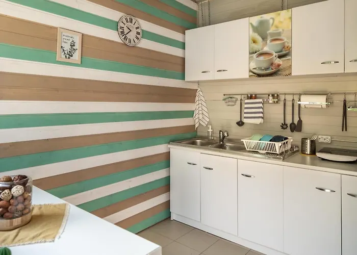 Dragonfly Gardens Urban Glamping Luxury tent Brasov