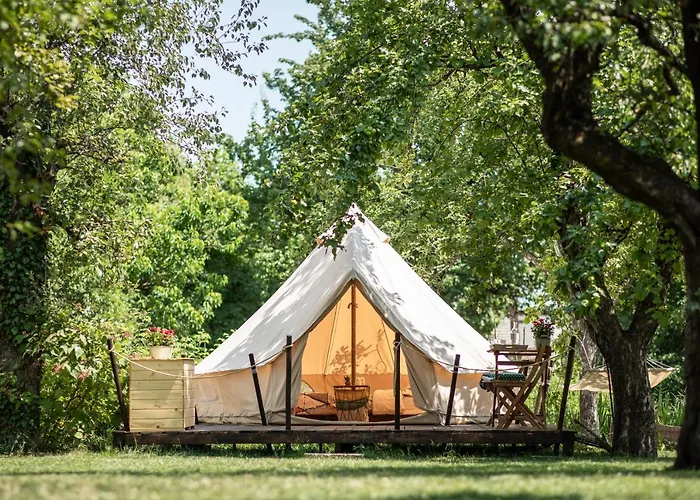 豪华帐篷 Dragonfly Gardens Urban Glamping 布拉索夫