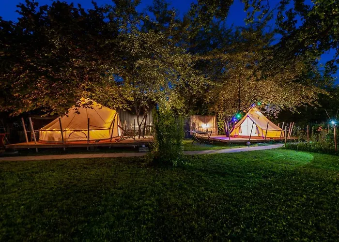 Dragonfly Gardens Urban Glamping 豪华帐篷 布拉索夫