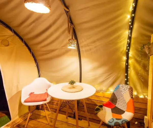 豪华帐篷 Dragonfly Gardens Urban Glamping