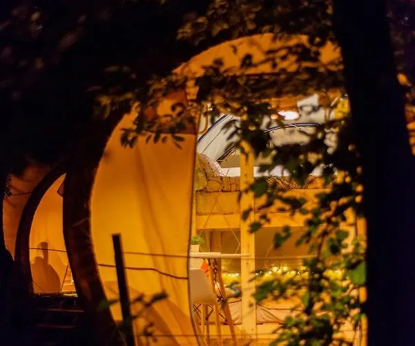 Dragonfly Gardens Urban Glamping *