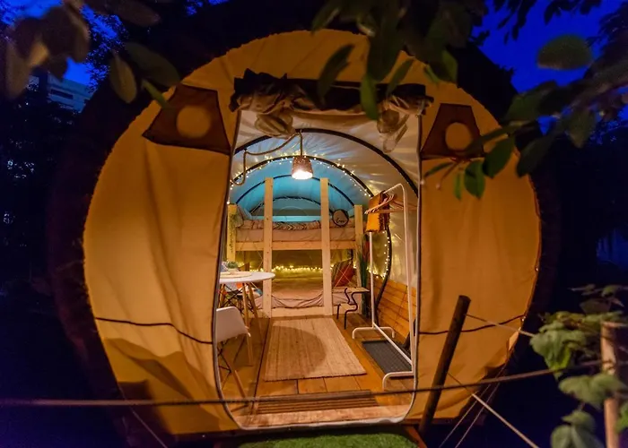 Dragonfly Gardens Urban Glamping 豪华帐篷