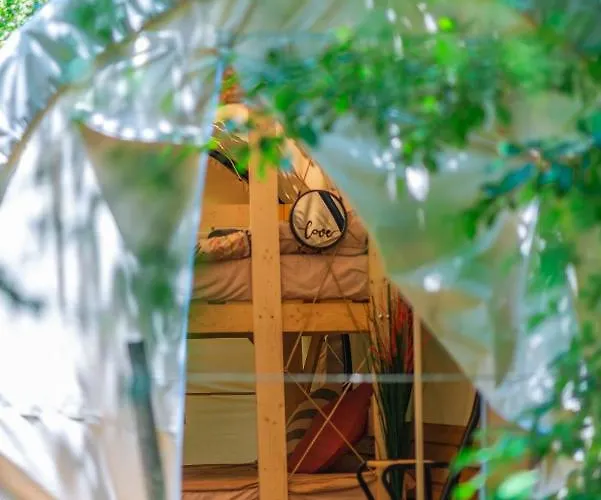 Dragonfly Gardens Urban Glamping * Braşov