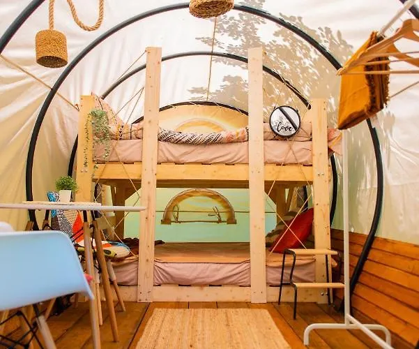 Luksusowy namiot Dragonfly Gardens Urban Glamping