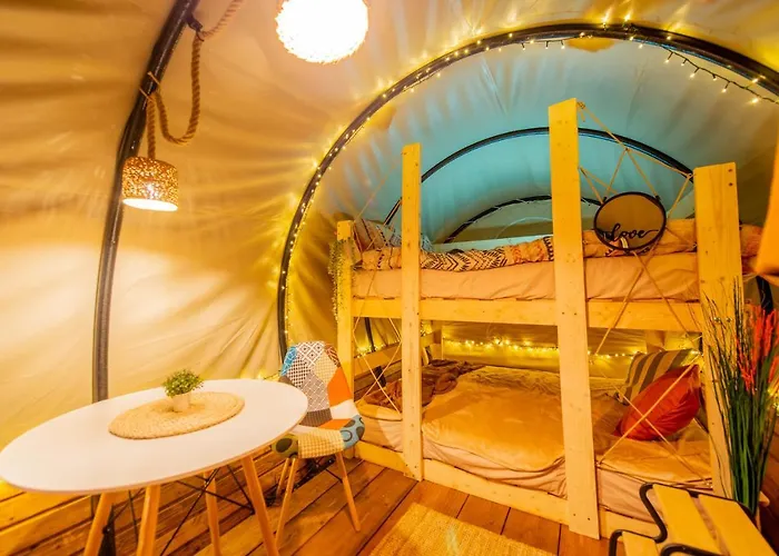 Dragonfly Gardens Urban Glamping * Brasov