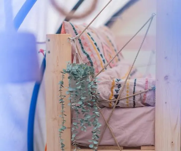 Luxuszelt Dragonfly Gardens Urban Glamping *