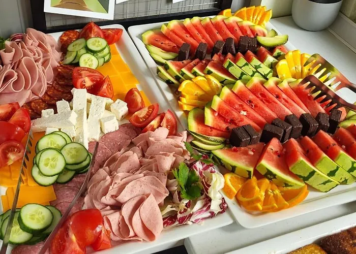 Dragonfly Gardens Urban Glamping 豪华帐篷 布拉索夫